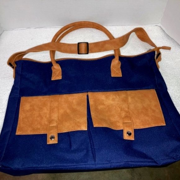 Purse/Satchel/Diaper bag/Man bag....whatever you want to calls it will work! - Picture 1 of 7